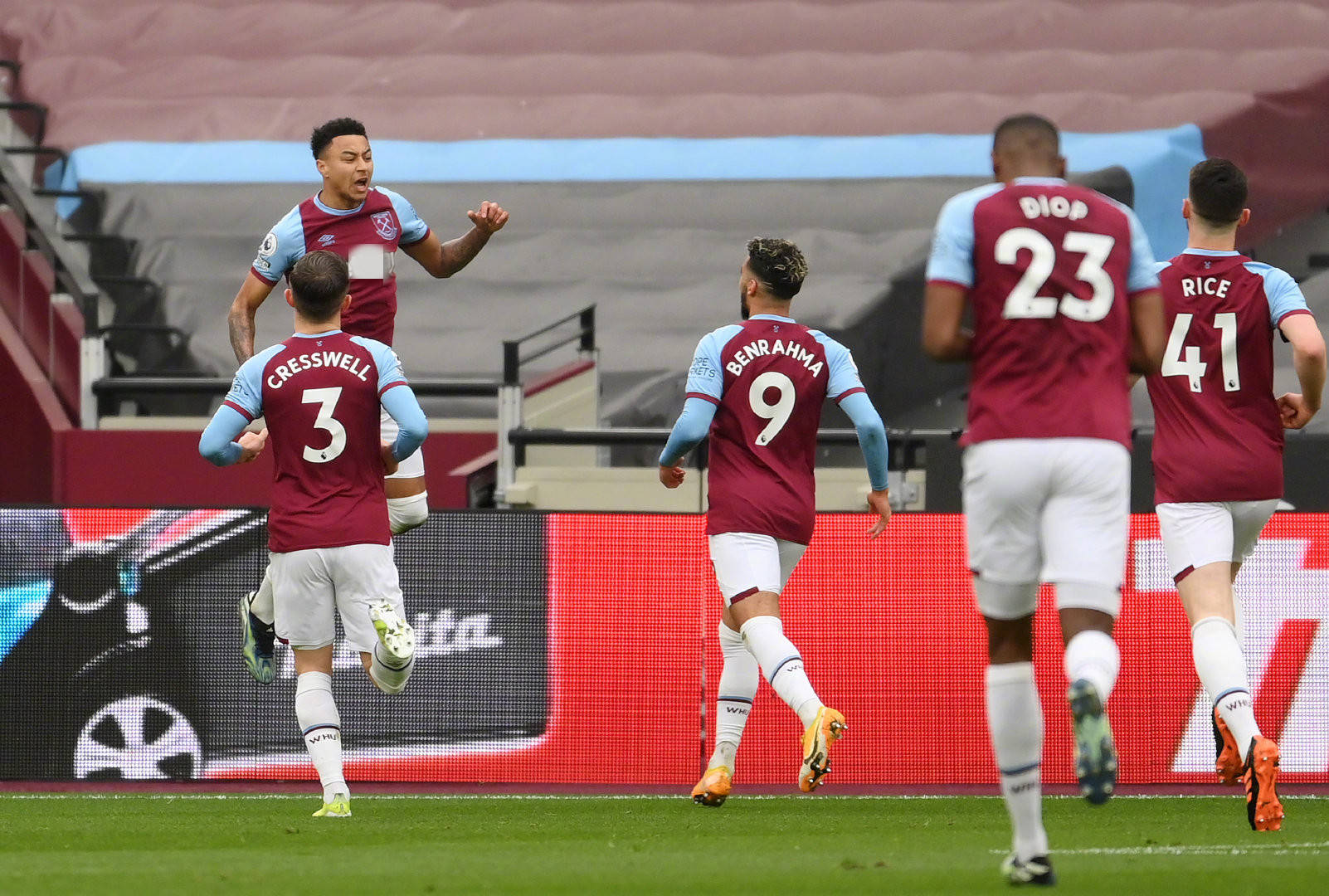 的中场球员 的中场球员